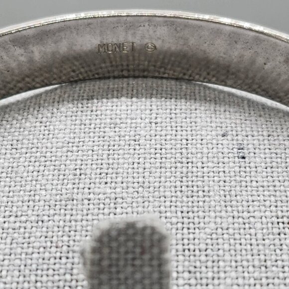 MONET Vintage Silver Tone lazer cut stars design 8-1/2 in bangle bracelet - Picture 2 of 4